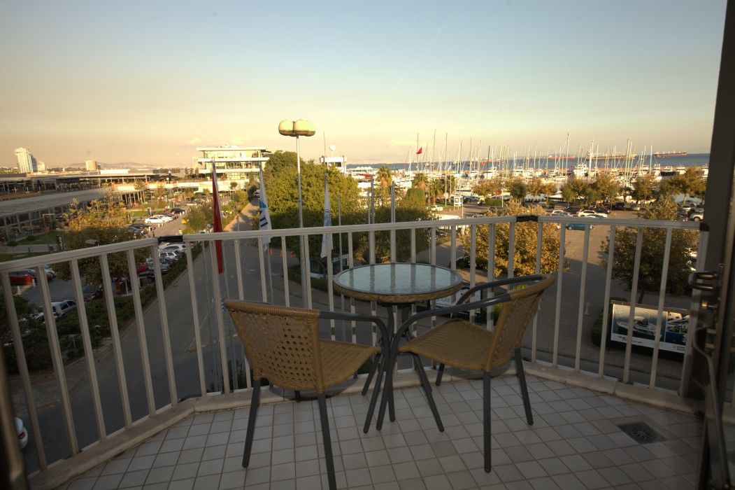 Atakoey Marina Hotel Istanbul Exteriör bild
